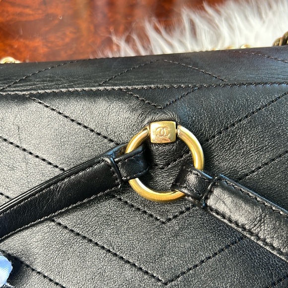 Chanel Black Leather Backpack EC Gold Hardware Turn Lock Comes Box, Bag & Flower - Picture 16 of 17